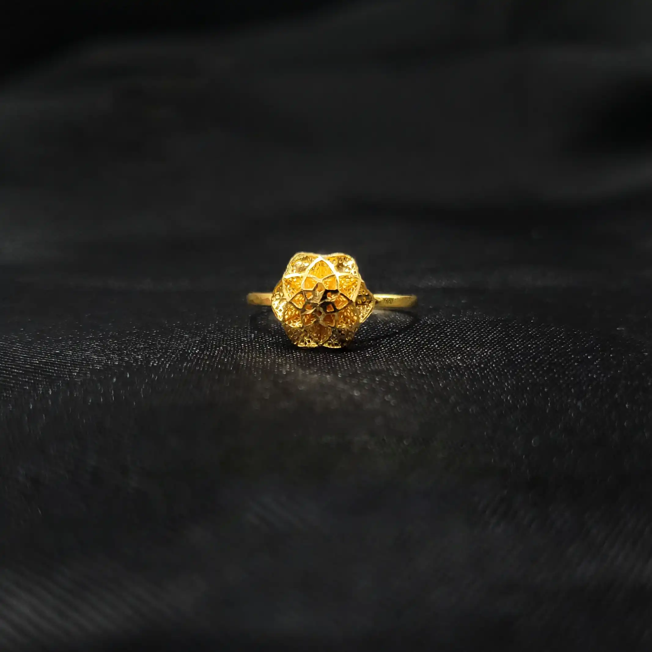 Gold Fingerring