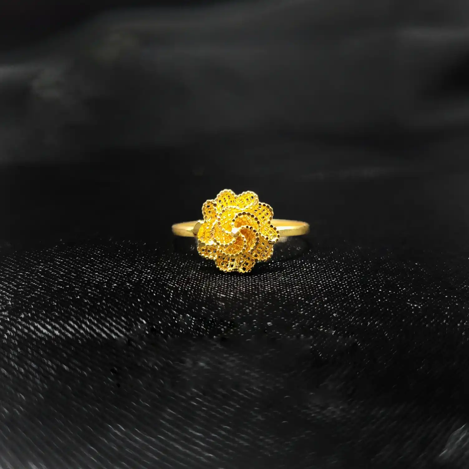 Gold Fingerring
